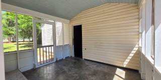 Updated 2BR/1BA Home with a fenced back yard Gallery 25