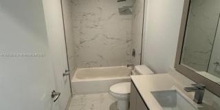 2555 NE 193rd St Gallery 10