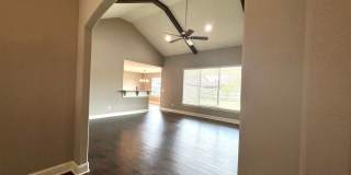 Gorgeous Home with Vaulted Ceilings and Large Fenced Yard! Spacious 3 Bedroom and 2 Bath Home! Gallery 9