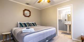 Cute midcentury modern home in central Lubbock! Gallery 17