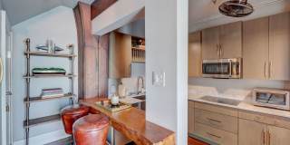 Luxury Furnished River View Condo in the Heart of Downtown Wilmington Gallery 10