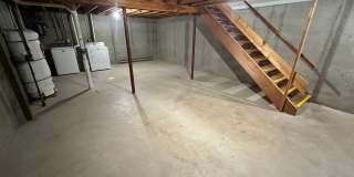 Great Location - 2 Bdrm , 1.5 Baths  - Available 9/1 Gallery 7