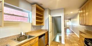 Charming 3 Bedroom/2.5 Bathroom Townhome in Hampden! Gallery 11