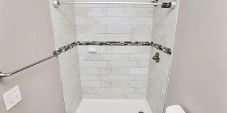 Adorable Modern 2 Bedroom Duplex! Gallery 14