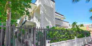 428 Collins Ave Gallery 17
