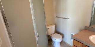 Charming 2-Story Townhome with Vaulted Ceilings Gallery 34