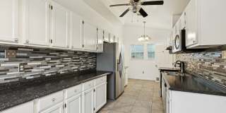 2920 Philip Street Gallery 2