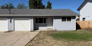 Updated 2-bedroom 1 bath duplex in Thurston! Gallery 1
