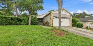 Safety Harbor Home with Vaulted Ceilings, Screened Lanai & Prime Location! Gallery 1