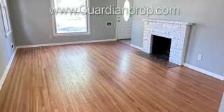 Crosstown Side By Side, Washer/Dryer In Unit, 1 Garage Space, Hardwood Floors, Dishwasher Gallery 5
