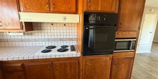 Victorville Green Tree Home- Refurbished 4 Bedrooms, 2 Bathrooms, New Paint, Gallery 13