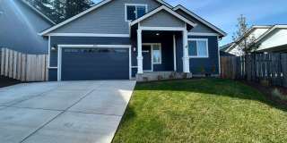 Four Bedroom Home with W/D Included- SE Salem Four Bedroom Home with W/D Included- SE Salem Gallery 1