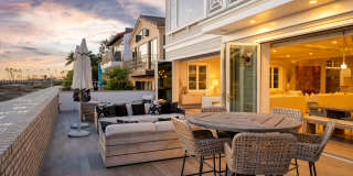 Exquisite Beachfront Luxury on Balboa Peninsula Double Lot Gallery 47