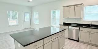 Spacious 4-Bedroom Townhome Gallery 6