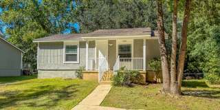 MODERN & Renovated 2/1 House w/ Big Bedrooms, Large Yard, & Deck! Stainless Steel Appliances & No Carpet! Available Now for $1325/Month Gallery 1