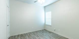 5507 Kemper Street Gallery 17