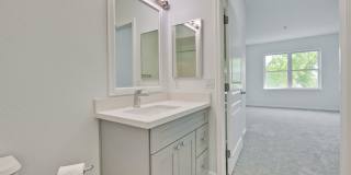 Excellent 2 Bed 2 Bath Condo - Completely Remodeled! Gallery 41