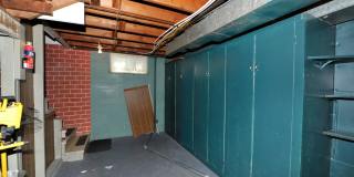 Charming 2 bed 1 bath bungalow with 2nd living room Gallery 29