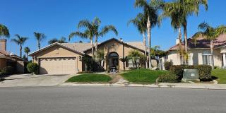GORGEOUS LAKE HOUSE PROPERTY! - Riverlakes Community Gallery 1