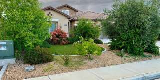 Spacious 3BR 3BA House in Bakersfield Gallery 3