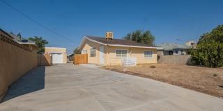 2725 Desert Street Gallery 1