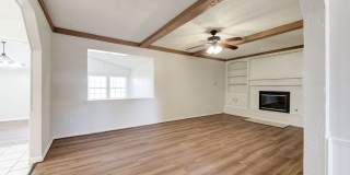 Two-Story 4 bed 2 bath Home in the Heart of Moore! Gallery 6