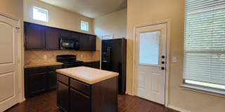 Two Story 3/2.5/2 Duplex close to Creekside Shopping and Entertainment! / Fridge / Fenced in yard /CISD Gallery 9