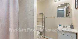 726 Pine Tree Ct. Gallery 33