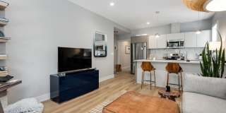 833 N Hoyne Avenue Gallery 7