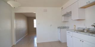 Charming 3 Bedroom 2 Bath House! Close to the UofA and Downtown! Gallery 6