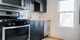 Available AUGUST 2026 - Updated 2 Bedroom Home in Mt. Washington! Gallery 1