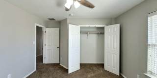 Viewable Now!  Small Dogs Accepted! Gallery 23