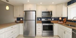 ** CANAL VIEW 2 BEDROOM\2 BATH CONDO ** SEASONAL OR ANNUAL ** BLUE POINT CLOSE TO DOWNTOWN NAPLES AND NAPLES BEAUTIFUL BEACHES ** CANAL BOAT SLIP AVAILABLE ** Gallery 15