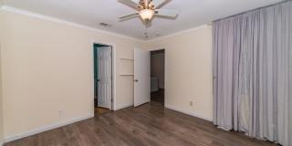 RENOVATED 2-BEDROOM TOWNHOME IN AHISD Gallery 16