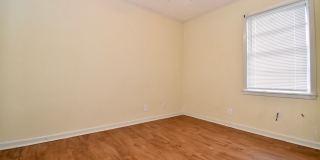 Bulldog Crossing Gallery 31