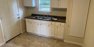 2104 W Robbins St Gallery 8