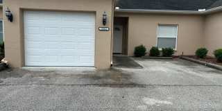 Executive 2 bedroom/ 2 bath condo Gallery 1