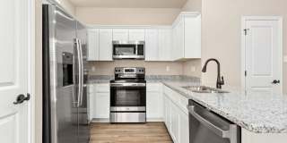 Beautiful Townhome 3/2.5 Gallery 12