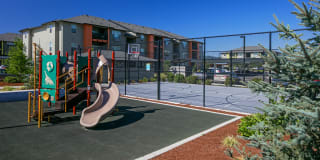 The Bailey at Amazon Creek Apartments Gallery 12