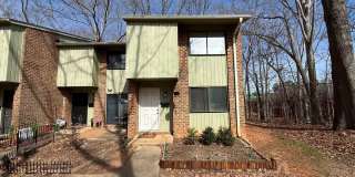 Charming 2BD, 2BA Raleigh Townhome in Prime Location Near I-440, NC State University, Fairgrounds, and Lenovo Center Gallery 1