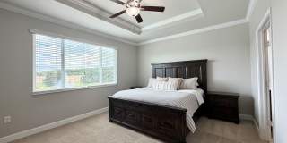 Spacious Townhome in Central Location! Gallery 26