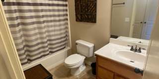 Super Cute Condo Near U of A! Gallery 12
