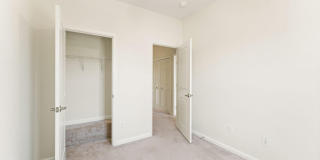 41715 MCMONAGLE Square Gallery 36