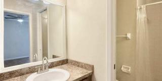 1915 Schlotter Circle - 206 Gallery 33