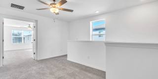 Newer fully fenced backyard 4 Bds/2.5 Bths Home with great floor plan and Resort community Gallery 20