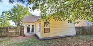 Room in 3 Bedroom Home at Tom Hunter Dr Gallery 5