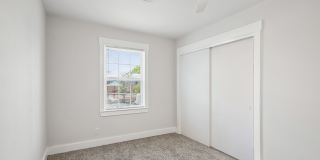 Chateau Gallery 80