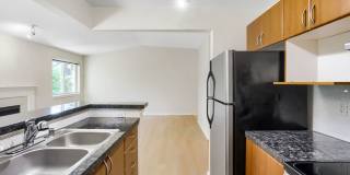 2 Bed 2 Bath Condo @ Desirable Community w/ Pool, Hot Tub & Exercise Room! Gallery 9