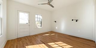 RECENTLY RENOVATED CHARMING 1/1 DUPLEX IN THE HAPPENING HISTORIC DISTRICT OF DIGNOWITY HILL Gallery 8