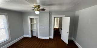 2 bedroom house with garage! Gallery 10